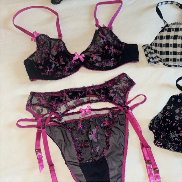 Savage X Fenty Small Lingerie Lot NWOT - Picture 3 of 10